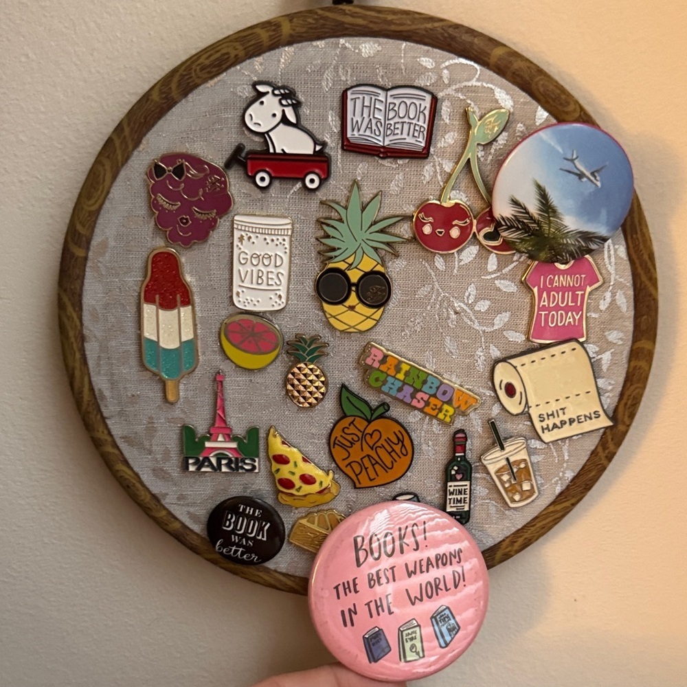 Colorful 22 Pin and Button Collection